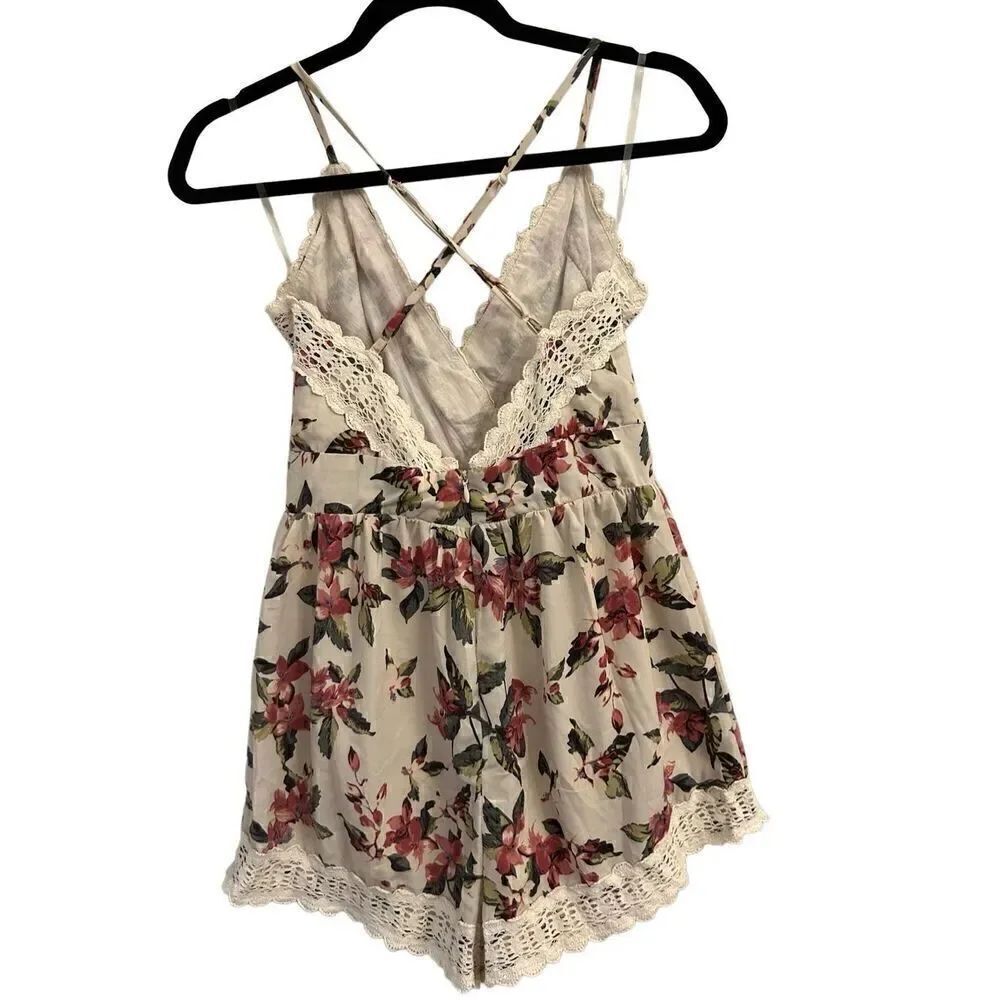ILLA ILLA floral romper size S zipper and lined - Picture 2 of 9